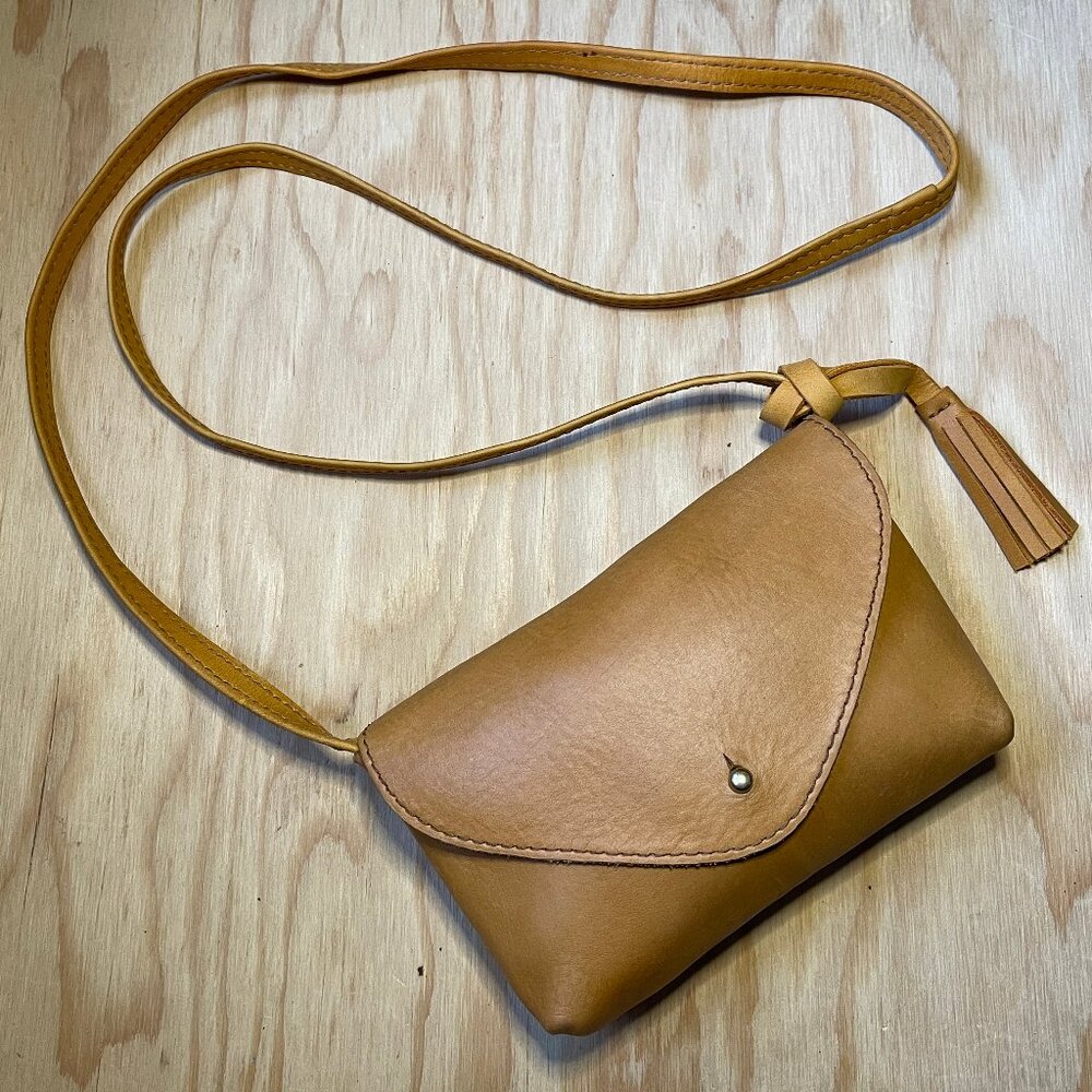 👝 Parker Clay EVERLY Crossbody Purse Bag MARIGOLD Warm Tan Removable Tassel WOW